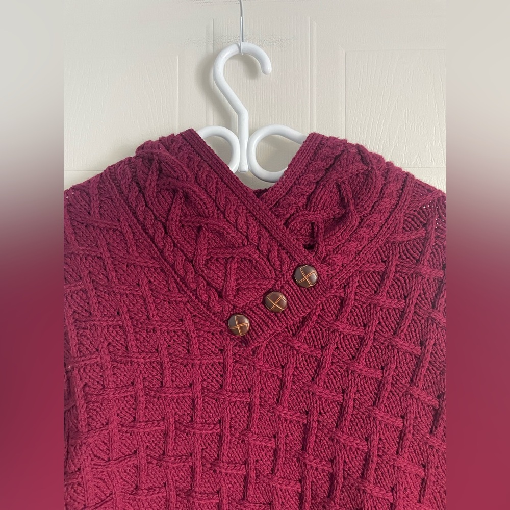 Quiet Luxury Aran Mor Merino Wool Poncho S Burgundy Cable Knit - Picture 3 of 13